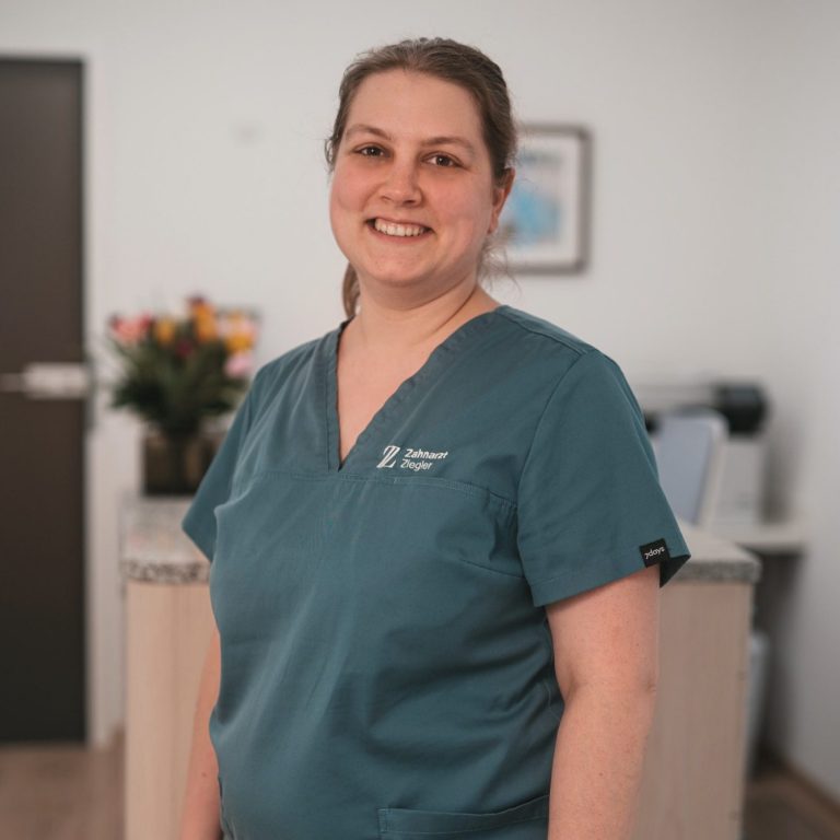 Portrait Mitarbeiterin Jessica Mandel
